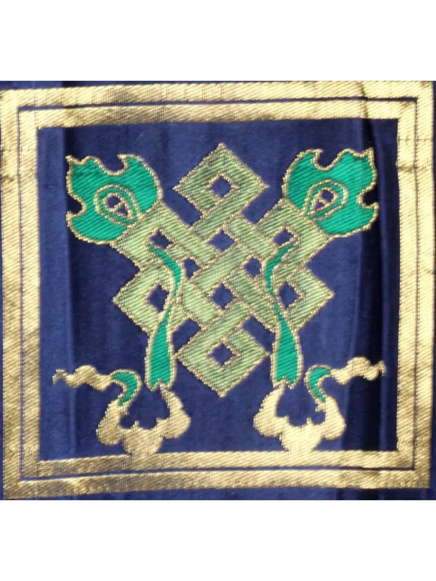 Eight Auspicious Tibetan Buddhist Symbols - The Endless Knot