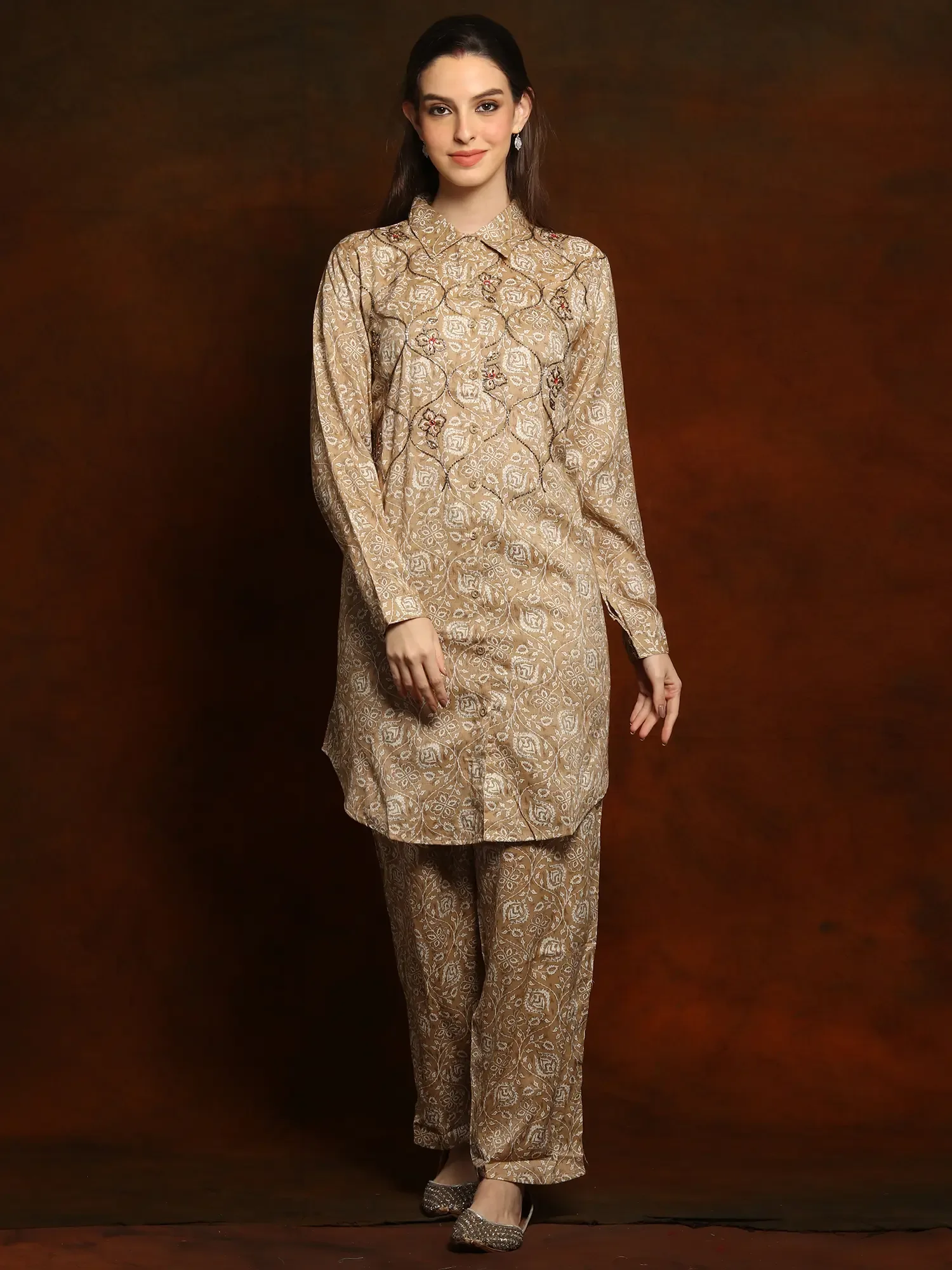 Pure Linen Printed and Collared Co-ord set with Glass Sequins on the Neck