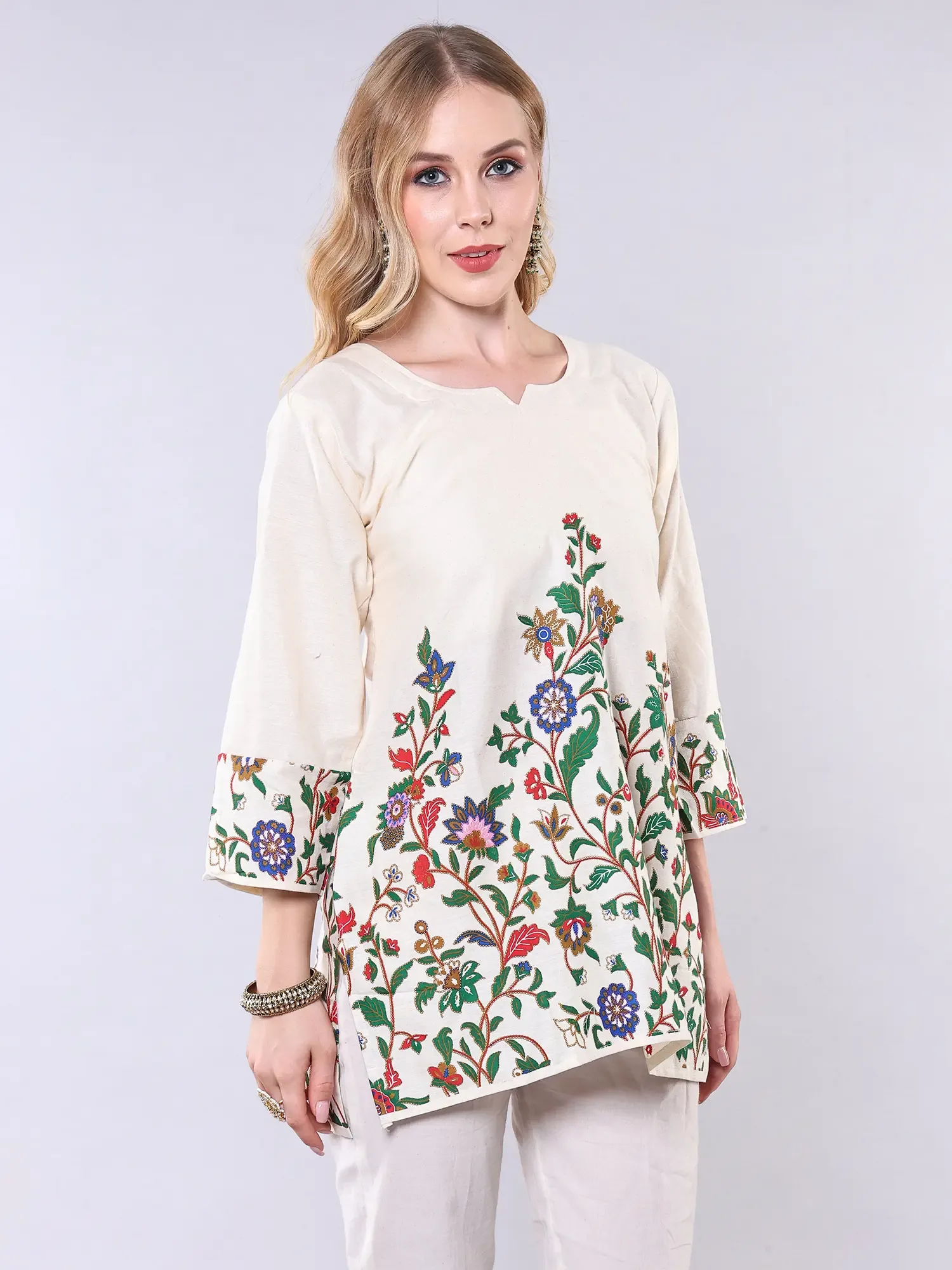 Solitary-Star Cotton Short Kurti with Floral Print, alternate view