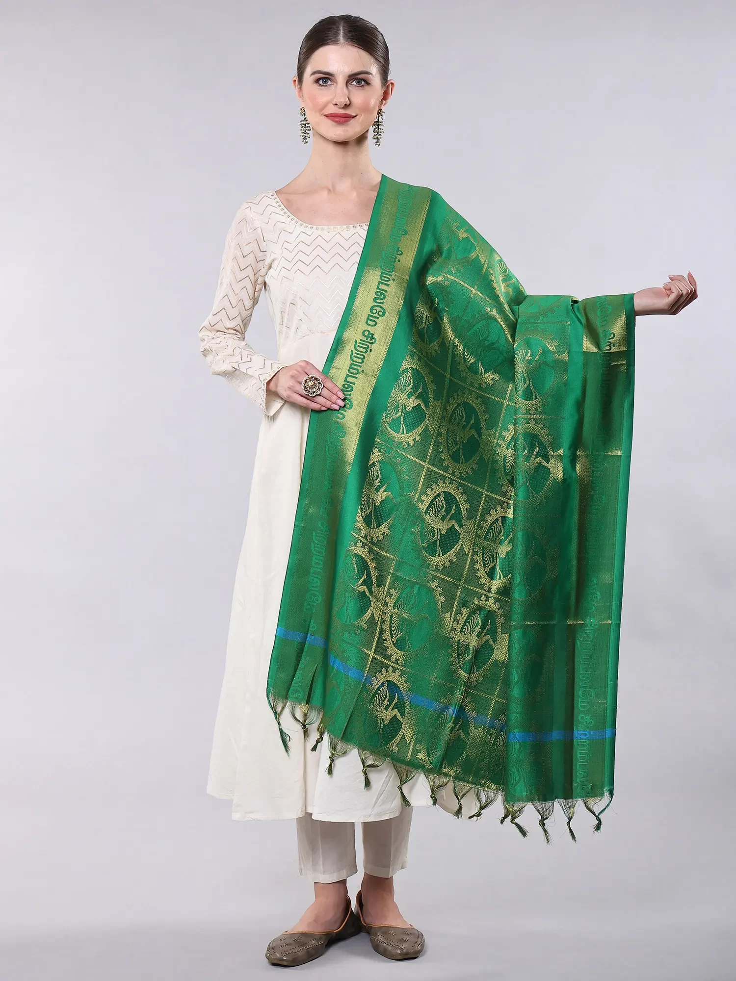 Brocaded Nataraja (Dancing Lord Shiva) Ponnadai Prayer Shawl from Tamil Nadu
