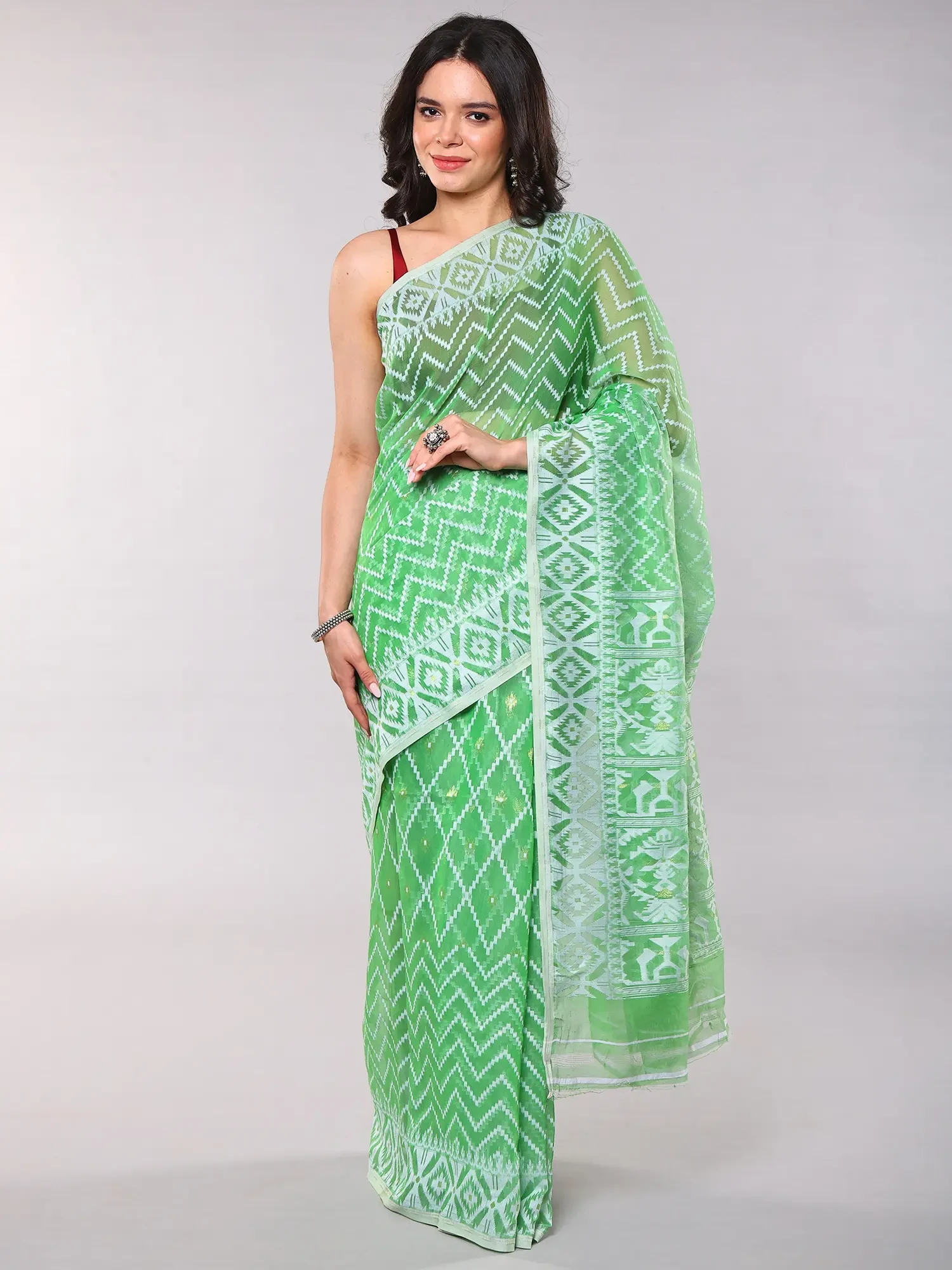 Summer-Green Pure Cotton Jamdani Saree with Woven Chevron Pattern from Bengal