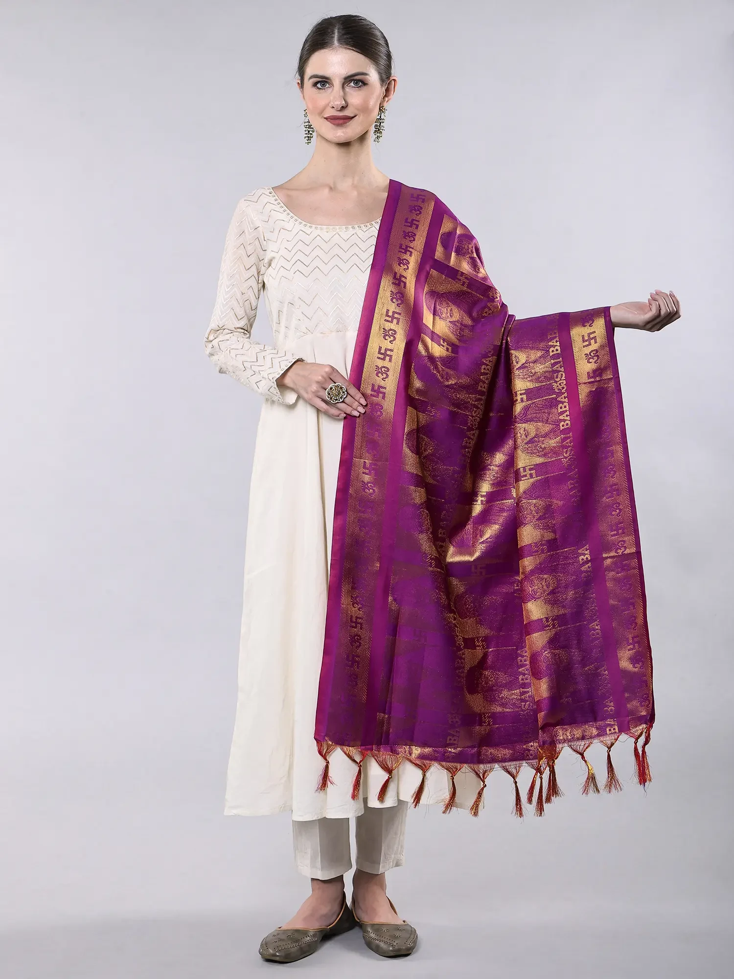 Purple-Orchid Prayer Shawl with Brocaded Om Sai Baba from Tamil Nadu
