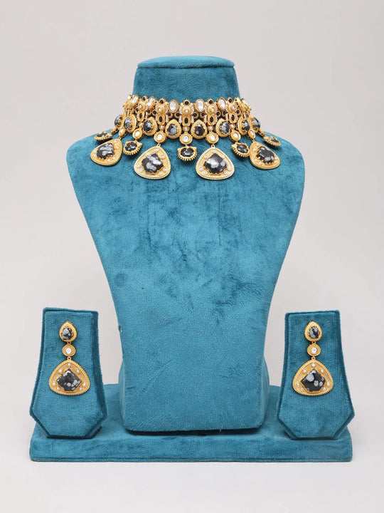 Geometric Kundan Choker Necklace Set with Green Stones