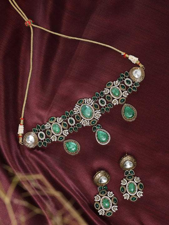 Emerald Green Kundan Necklace Set with Earrings in Brass
