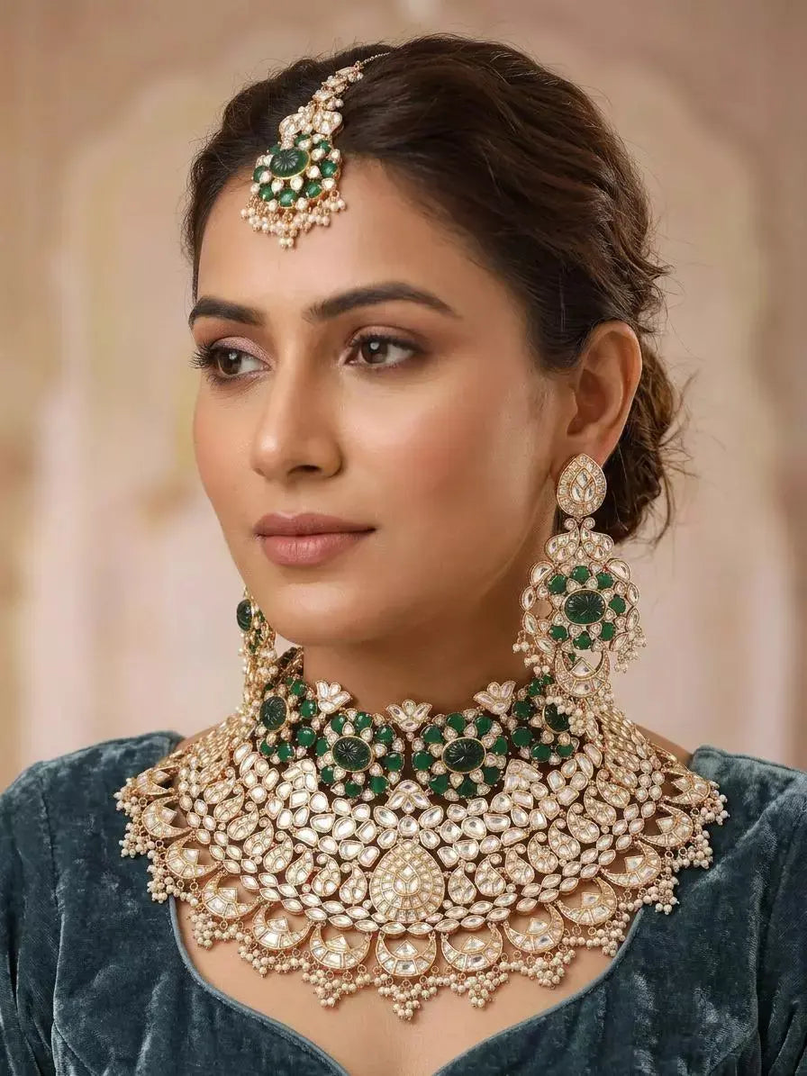 Emerald Green Kundan Bridal Choker Necklace Set with Maang Tikka