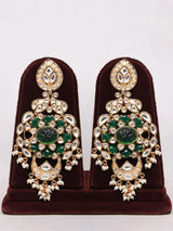 Emerald Green Kundan Bridal Choker Necklace Set with Maang Tikka