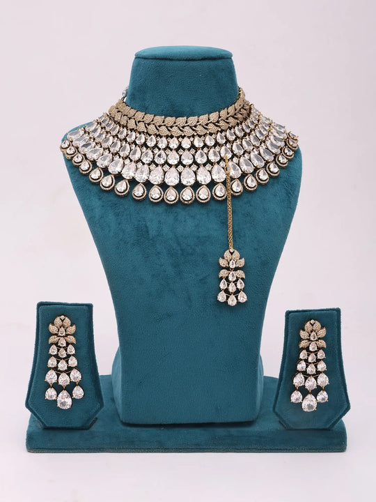 Emerald Green Teardrop Bridal Choker, Earrings and Maang Tikka Set