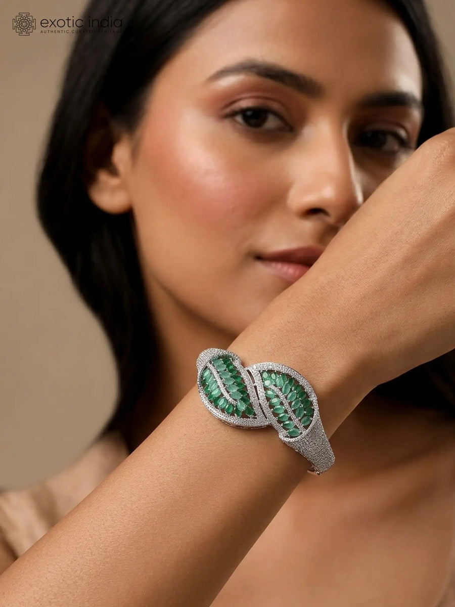 Crystal and Zircon Openable Brass Bracelet in Mint and Pink