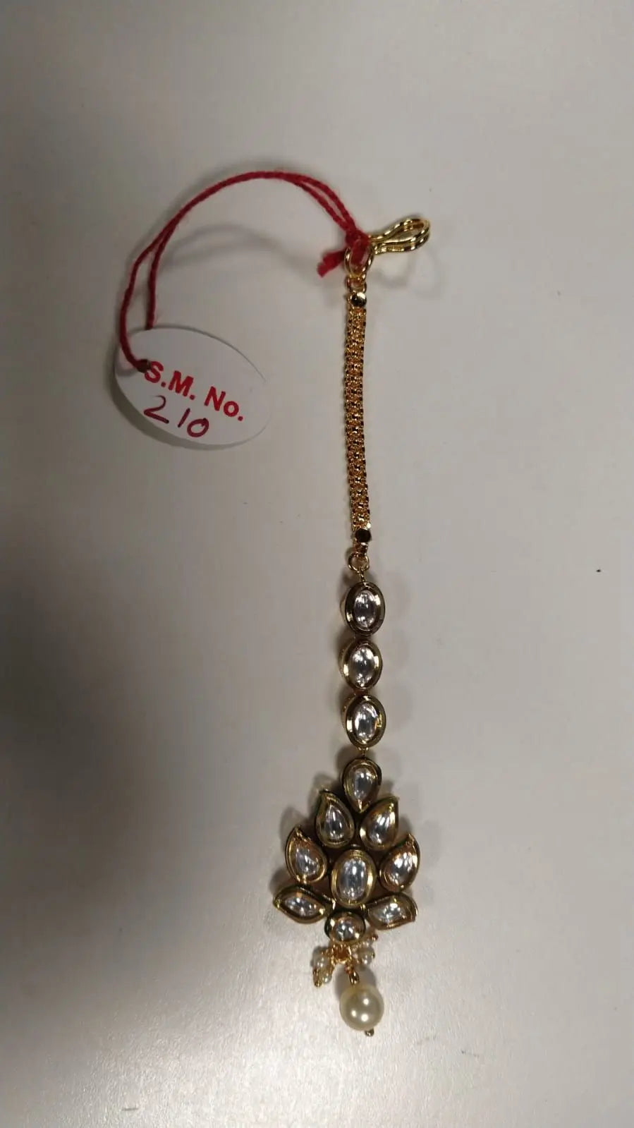 Kundan Brass Maang Tikka with Floral Motif Detail