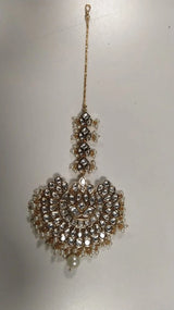 Kundan Brass Maang Tikka with Floral Motif Detail