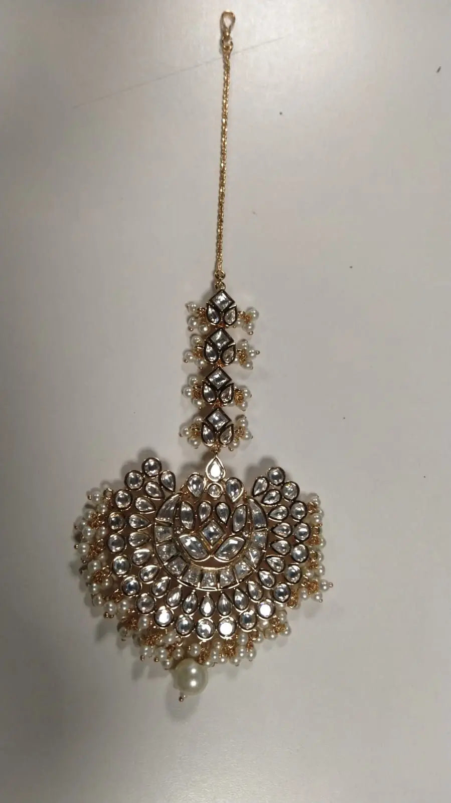 Kundan Brass Maang Tikka with Floral Motif Detail