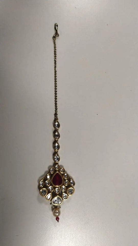 Red Kundan Brass Maang Tikka