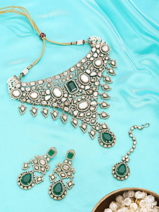 Emerald Green Kundan Bridal Necklace Set with Earrings and Maang Tikka