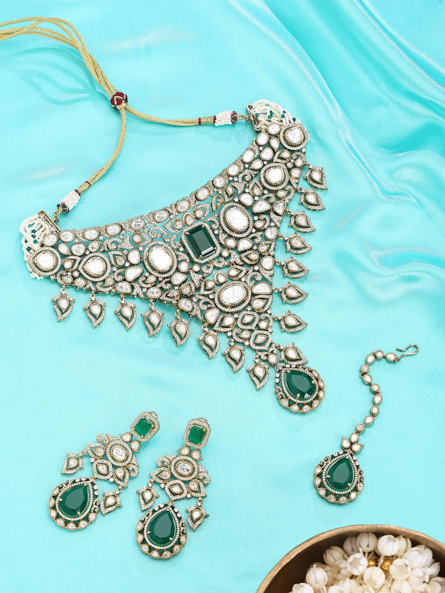 Emerald Green Kundan Bridal Necklace Set with Earrings and Maang Tikka
