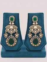 Emerald Green Kundan Bridal Necklace Set with Earrings and Maang Tikka