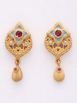Kundan Flower Pendant Necklace and Earrings Set in Brass