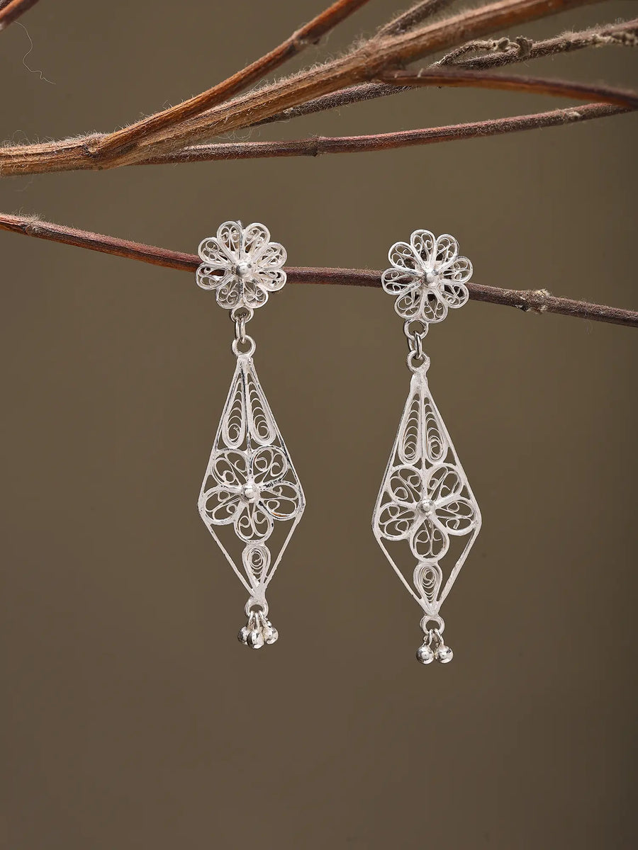 Cuttack Tarakasi Filigree Sterling Silver Flower Earrings
